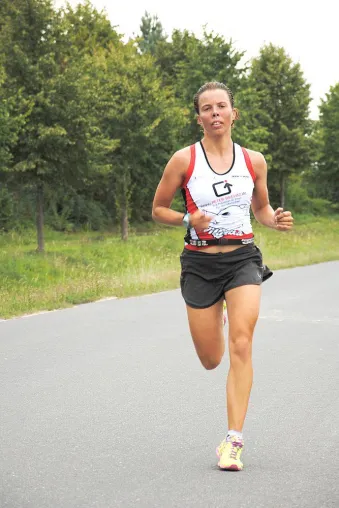 Bild: Angela Kühnlein bereitet sich auf den IRONMAN in Schweden vor