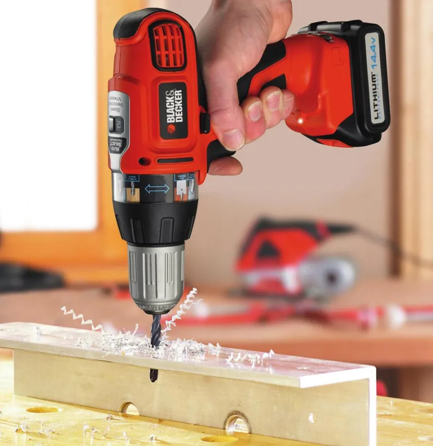 Die Bohr- und Schlagbohrschrauber von Black & Decker stellen Drehmoment, Geschwindigkeit und Gang automatisch ein.