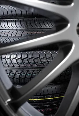 Bild: ReifenDirekt.de: Der perfekte Winterlook fürs Auto