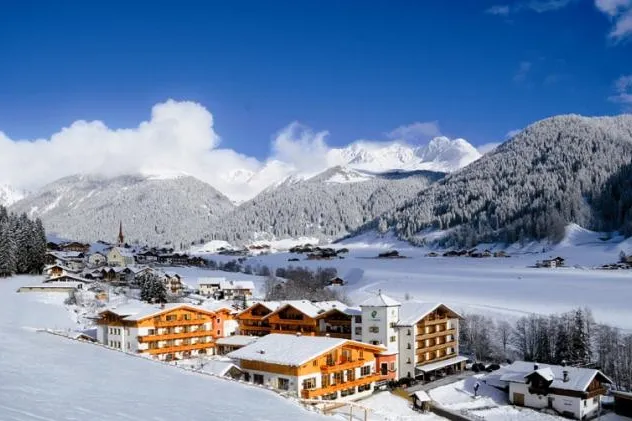 Bild: Wellnesshotel Quelle in Südtirol erhält den Holidaycheck Award 2010