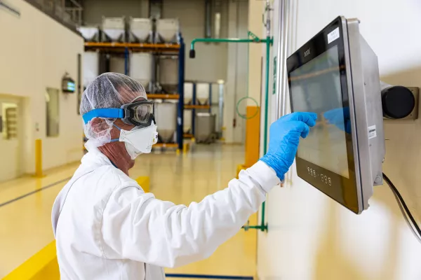 Bild: Hygiene - aber sicher! noax Edelstahl Hygiene-Panel-PCs bei Glanbia Nutritionals