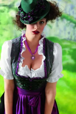 Bild: Bei Ulla Popken wird es zünftig: exklusive Trachtenmode in großen Größen