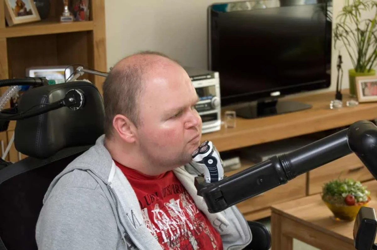 Rasur mit Roboterarm