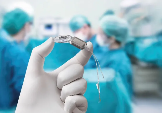 Bild: Cochlear bringt die weltweit dünnste Elektrode mit dem dünnsten Implantatgehäuse auf den Markt