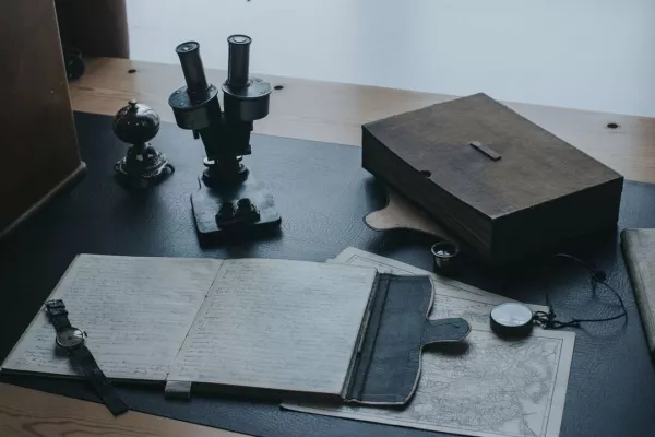 Bild: Hochglanzbroschüren als Kundenbinder