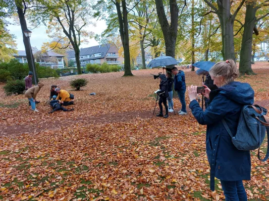 Bild: 5 Tipps, wie Unternehmen durch Videos noch mehr Kunden gewinnen können.
