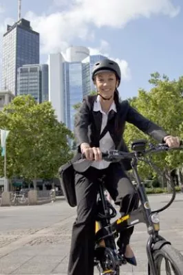 Bild: Mit dem E-Bike zum Geschäftstermin