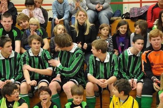 Bild: Fußballstar Nia Künzer erhält Albert-Schweitzer-Preis 2011