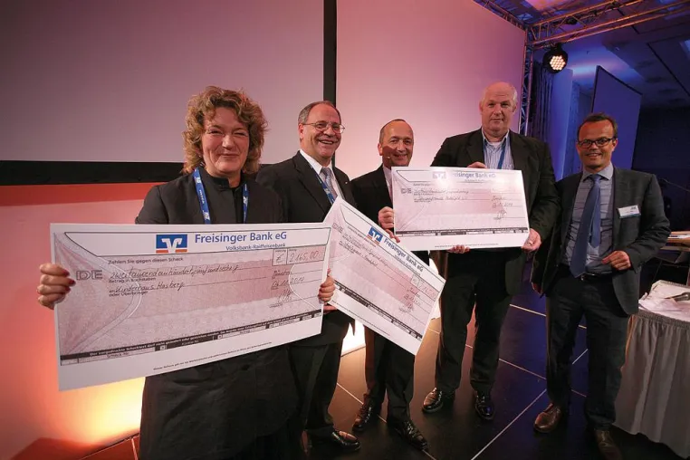 Bild: Soziales Engagement des KVD: Seit 2010 wurden knapp 30.000 Euro gespendet