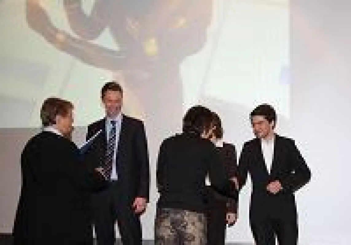 Mitarbeiter der Projektron GmbH bekommen tekom Dokupreis überreicht