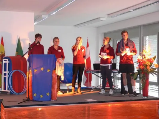 Bild: Die Europäische Fachhochschule in Neuss begrüßte 120 Erstsemester