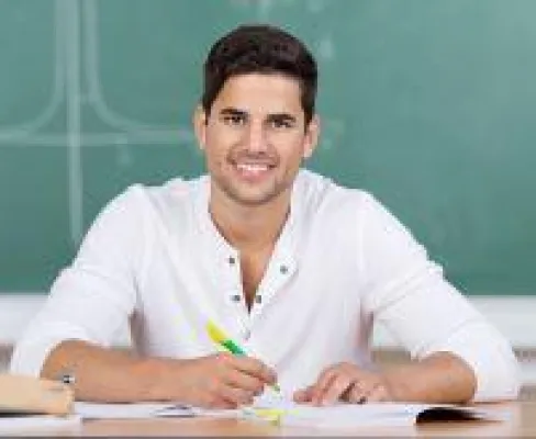 Fernstudium: berufsbegleitend zum Wirtschaftsinformatiker Bild: Fernstudium: berufsbegleitend zum Wirtschaftsinformatiker