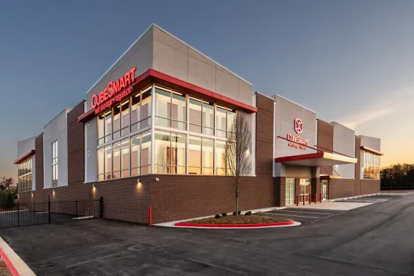 Bild: Erfolgreicher Verkauf des Whitehall Selbstlagerzentrums an CubeSmart; Weitere Selbstlagerzentren in Planung