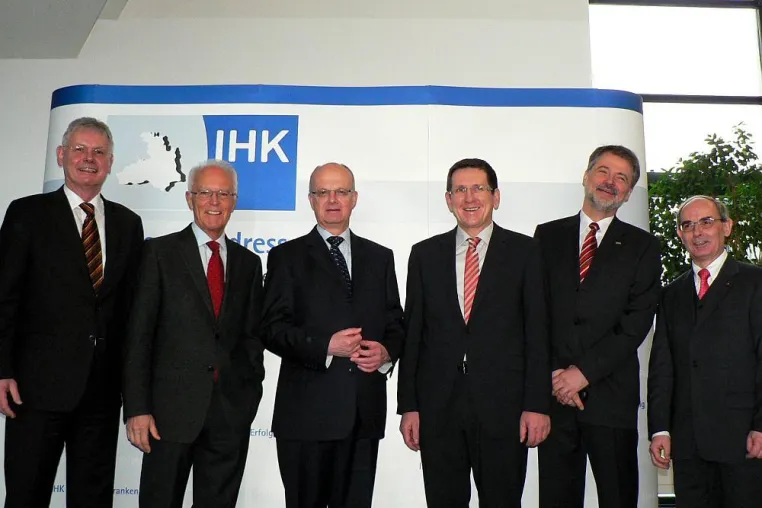 Bild: IHK-Hochschulgipfel erfolgreich - Wissenschaftsminister Frankenberg im Heilbronner Haus der Wirtschaft