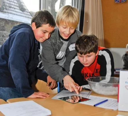 Bild: VDIni-Club Barsbüttel erforscht das Zimmerwetter