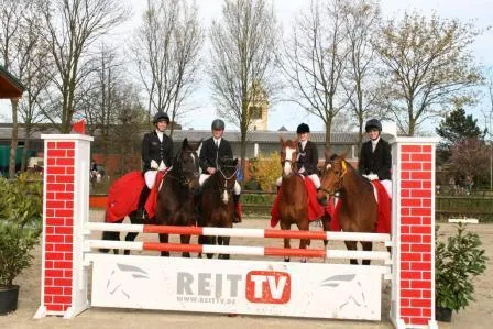 Bild: Junge Reiter von REITTV.de für Vielseitigkeits-EM 2011 nominiert