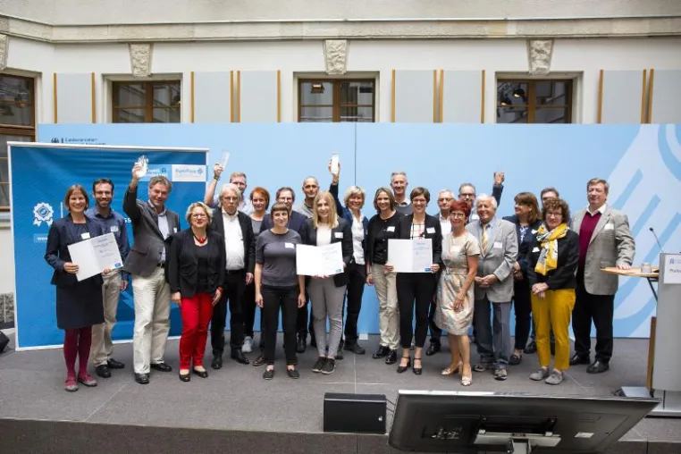 Bild: Vorbilder für Klimaanpassung: Bundesumweltministerin Svenja Schulze verleiht „Blauen Kompass“ 2018
