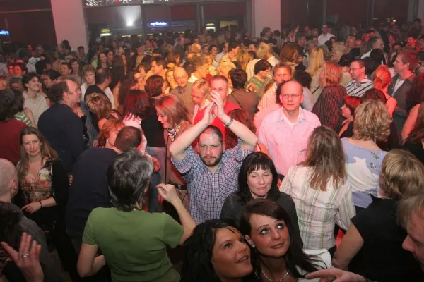 Bild: Partypremieren in Fürth und Erlangen: Die „Große Über 30 Party“ – Party pur in Franken