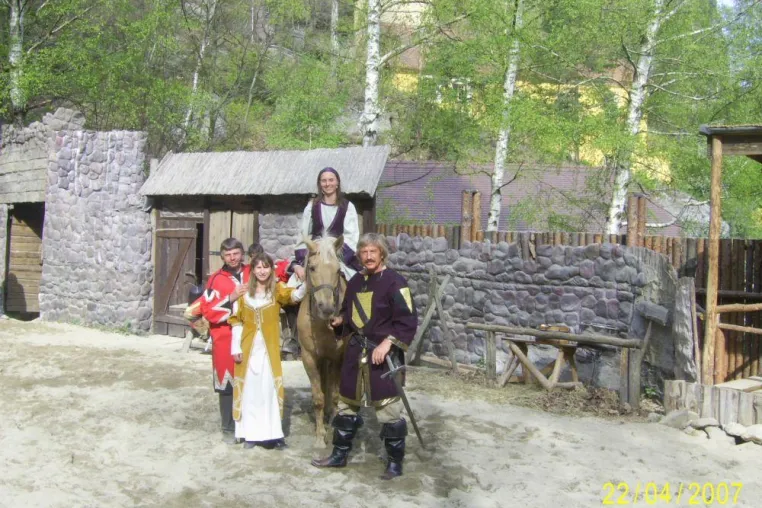 Oybiner Ritterspiele 2007 auf der Naturbühne Oybin "Der Schatz von Oybin" Bild: Oybiner Ritterspiele 2007 auf der Naturbühne Oybin "Der Schatz von Oybin"