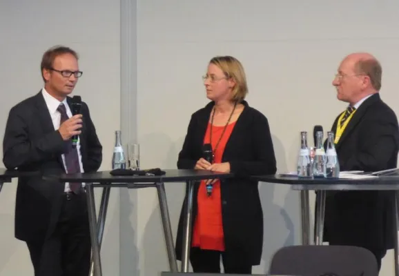 Unternehmen 4.0: Guido Zander diskutiert auf CeBIT 2016 über Möglichkeiten flexibler Personaleinsatzplanung Bild: Unternehmen 4.0: Guido Zander diskutiert auf CeBIT 2016 über Möglichkeiten flexibler Personaleinsatzplanung