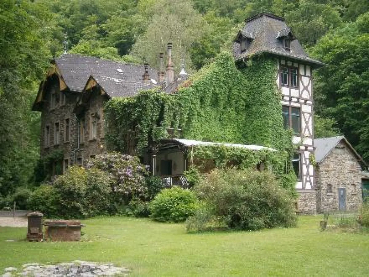 Außenansicht Alte Villa bei Lorch