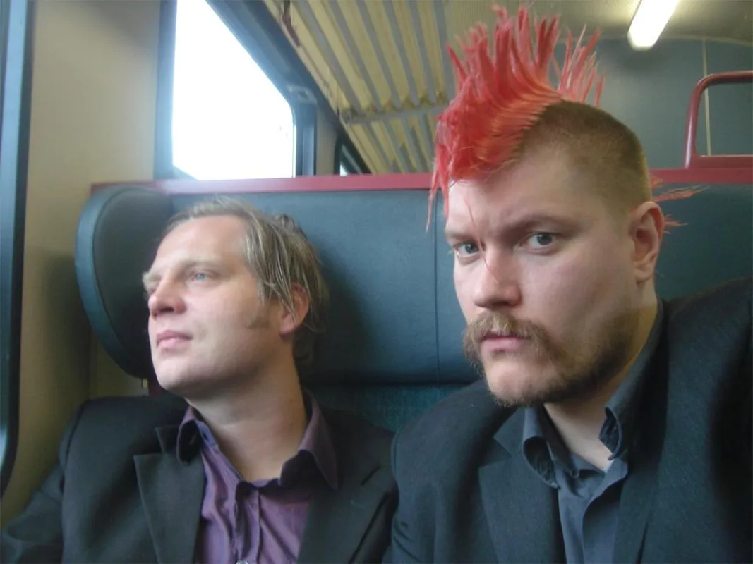 Autoren Holm Friebe (li) und Sascha Lobo (re) Redakteur des Grimme-Online-Preis gekrönten Weblogs riesenmaschine.de