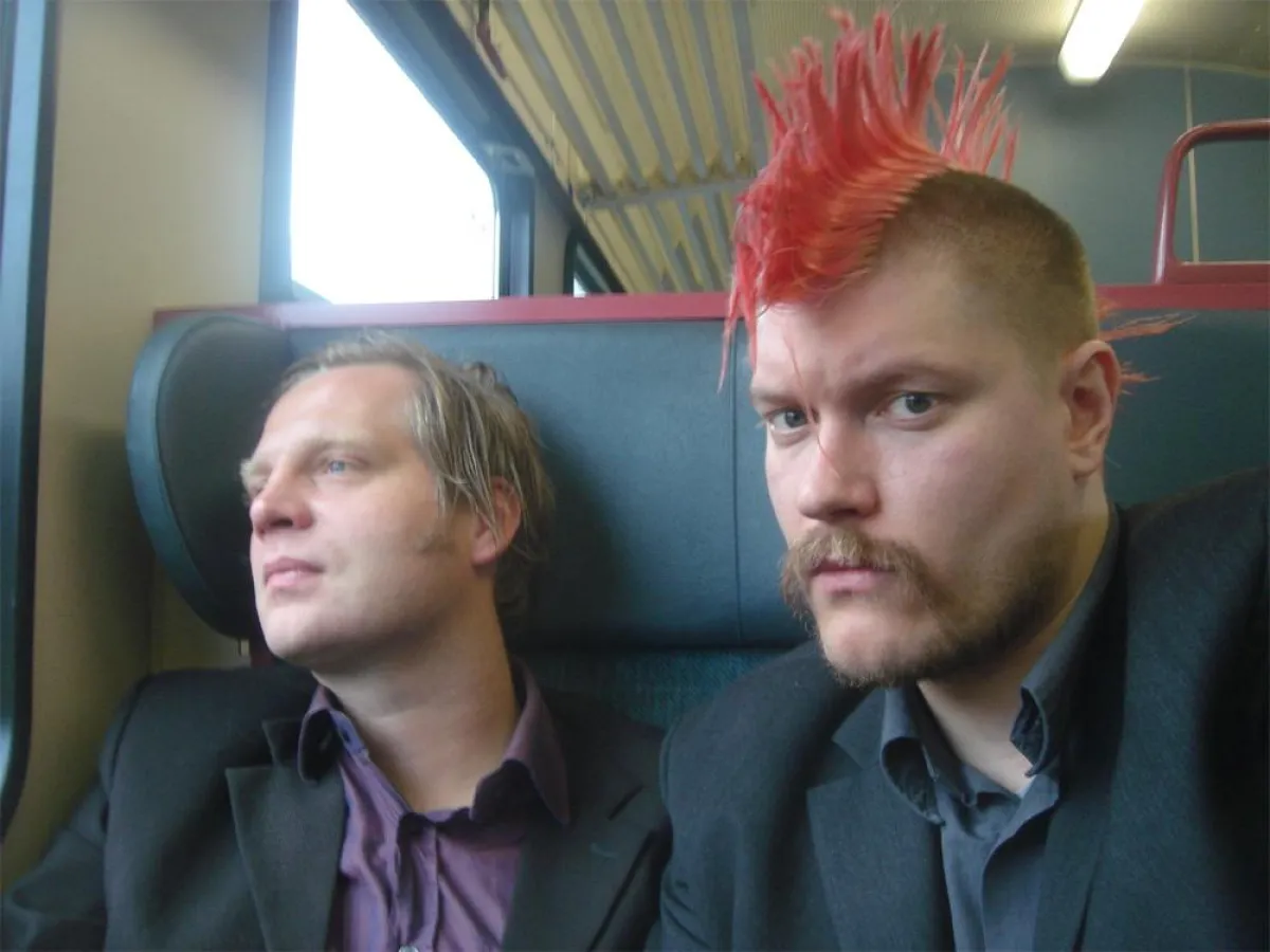 Autoren Holm Friebe (li) und Sascha Lobo (re) Redakteur des Grimme-Online-Preis gekrönten Weblogs riesenmaschine.de