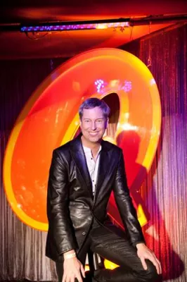 Bild: Ein Q geht auf Reisen - iloxx transportiert Markenzeichen des Quatsch Comedy Clubs