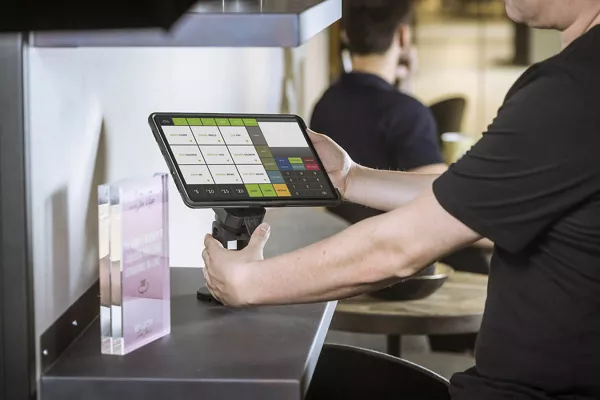Bild: Ergonomic Solutions und OtterBox beschließen Zusammenarbeit