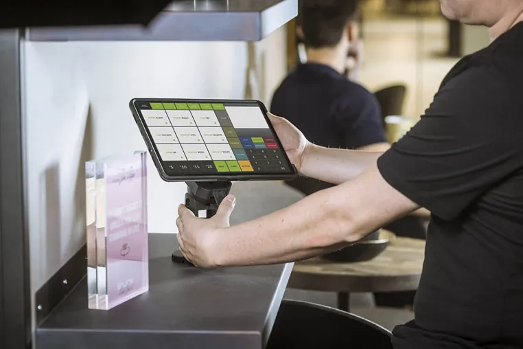 Bild: Ergonomic Solutions und OtterBox beschließen Zusammenarbeit