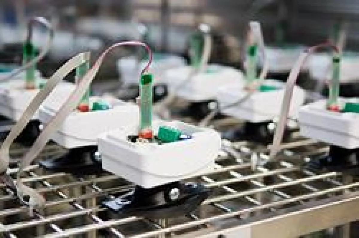 SplusS Regeltechnik - Innovation und Investition in Lager, Fertigung und Entwicklung