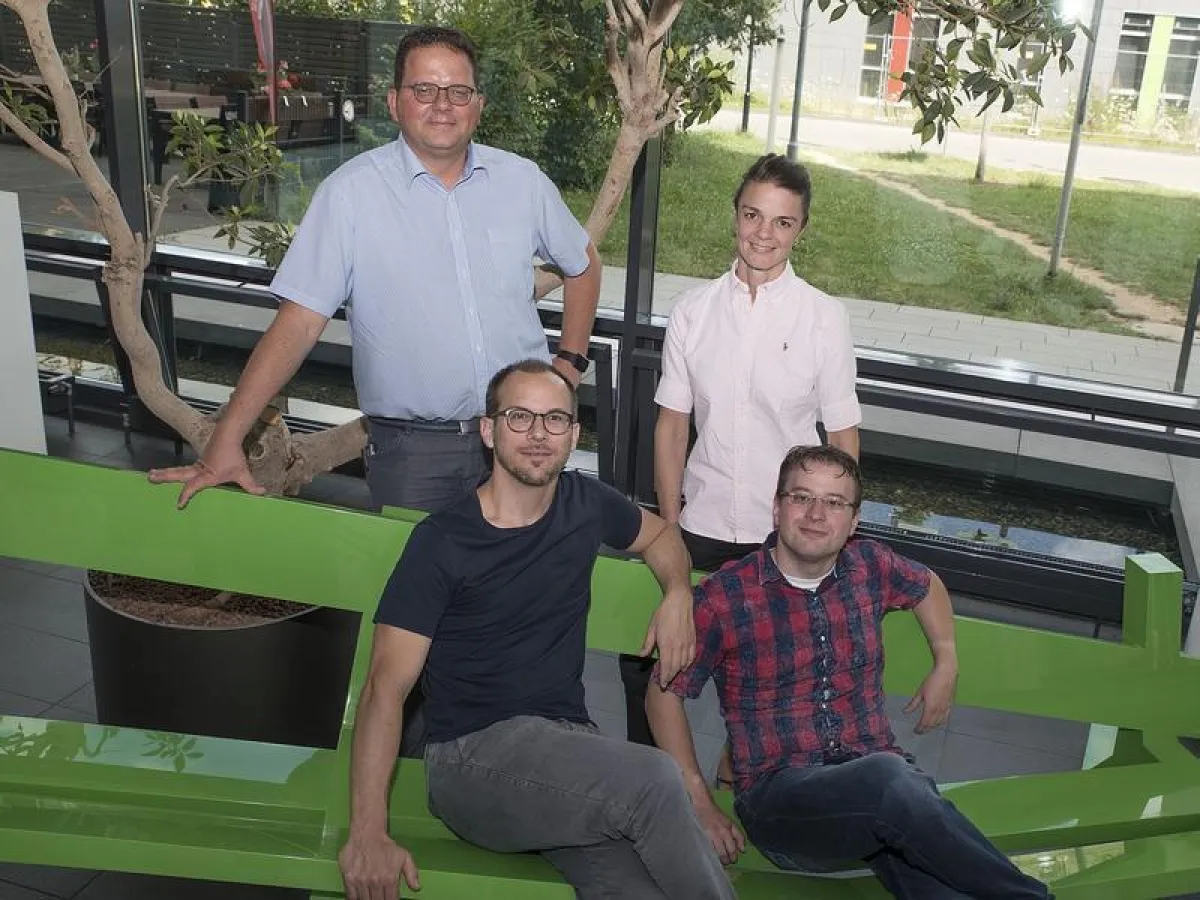 The Hurlemann research group (from left): Prof. Dr. René Hurlemann, Dr. Holger Gerhardt, Nina Marsh und Dr. Dirk Scheele. (Photo: Rolf Müller/UKBONN)
