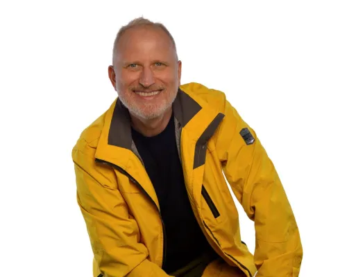 Bild: Ein neuer Lebenshelfer kümmert sich um Senioren in Berlin: Frank Miaskowski bietet Senioren Hilfe im Alltag an