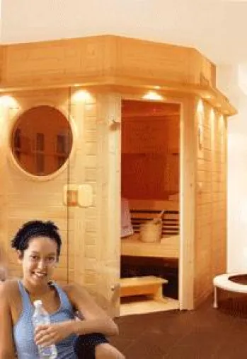 Sauna, Softdampfbad und Infrarot kosten kein Vermögen. Bild: Sauna, Softdampfbad und Infrarot kosten kein Vermögen.