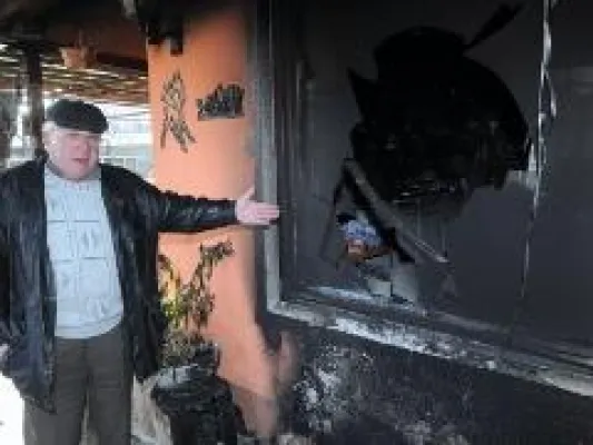 Schrebergärtner die Hütte angezündet Bild: Schrebergärtner die Hütte angezündet