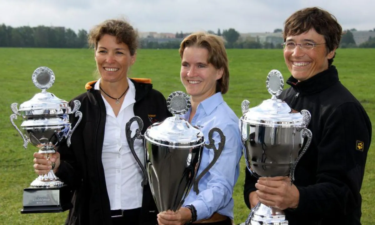 Deutsche Meisterinnen im Segelflug 2010: Kathrin Wötzel (Clubklasse), Susanne Schödel (15m-Klasse), Dr. Meike Müller (Standardklas