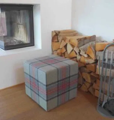 Bild: Lassen Sie den zeitlosen Charme Englands in Ihrem Zuhause aufleben – mit den Polstermöbeln von derhocker.de