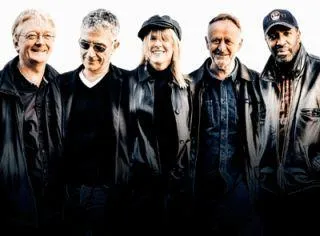 Bild: Latin Quarter kommen mit neuer Studio-CD „Tilt” auf Tour und feiern ihr 30-jähriges Bandbestehen
