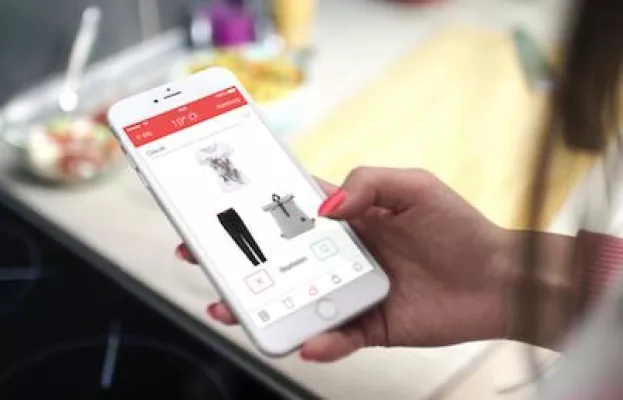 Bild: Ein ganzer Schrank voll nichts zum Anziehen?