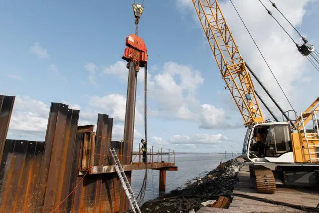 Osthafen Norddeich: Baustart am Nord-Ost Kai Bild: Osthafen Norddeich: Baustart am Nord-Ost Kai