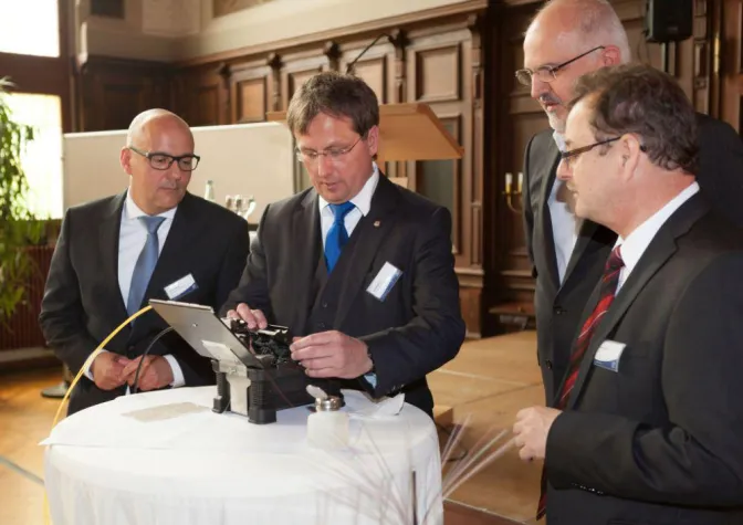 Bild: Breitbandnetz feierlich in Betrieb genommen