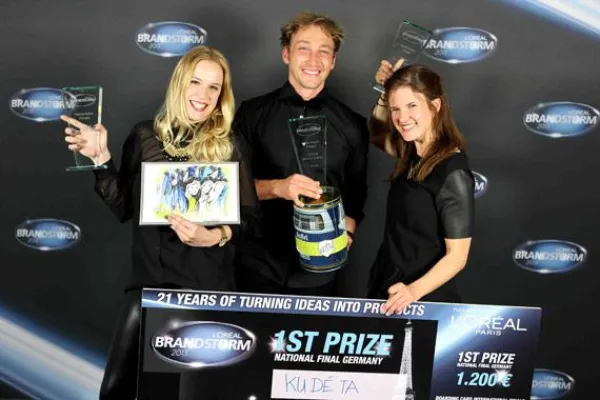 L'Oreal Brandstorm Deutschlandfinale And the Winner is: ESB Studententeam KU DÉ TA Bild: L'Oreal Brandstorm Deutschlandfinale And the Winner is: ESB Studententeam KU DÉ TA