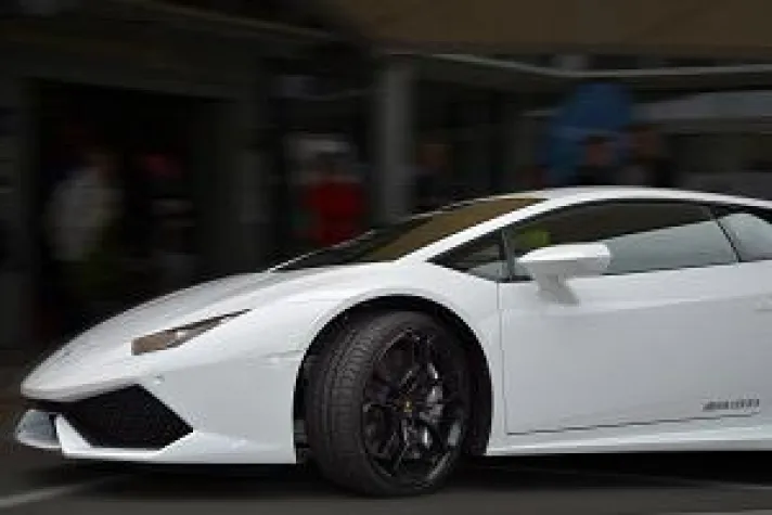 Bild: Zeit zum Lamborghini fahren
