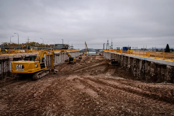 FISCHER Weilheim am Main-Donau-Kanal – Erdarbeiten im Großformat Bild: FISCHER Weilheim am Main-Donau-Kanal – Erdarbeiten im Großformat