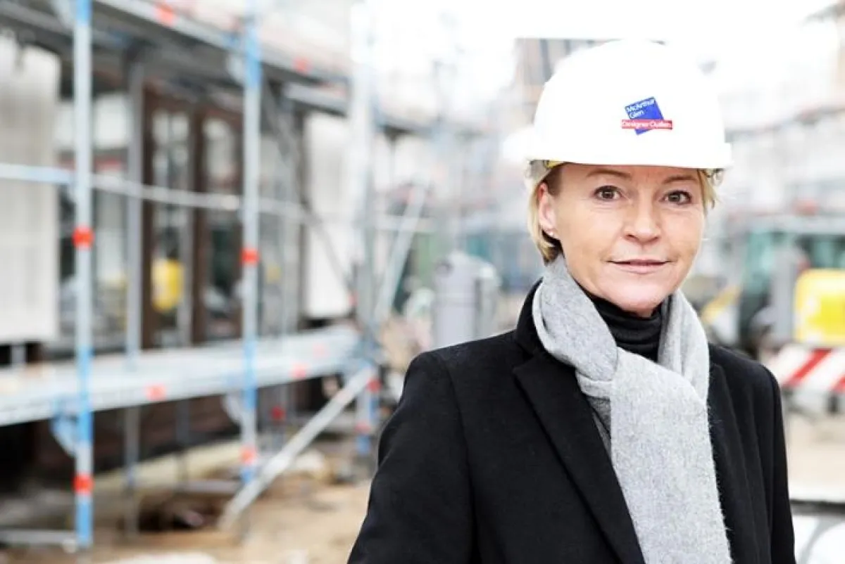 Andrea Erichsen Centermanagerin_Designer Outlet Neumünster_ auf der Baustelle