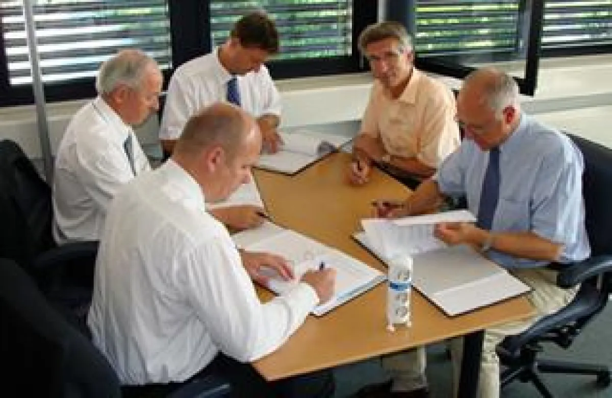 Von links nach rechts: Dr. Hans-Gerd Wienands, CFO Messer Group GmbH, Thomas Trachsel, bisheriger Alleineigentümer Asco Carbon Dioxide, Paul Rüegg, Technichser Leiter Asco Kohlensäure AG, René Hug, Le