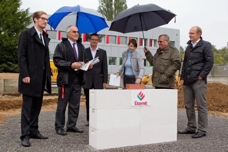 Neubau für die Eternit Akademie: Grundstein für noch mehr Theorie- und Praxisschulungen Bild: Neubau für die Eternit Akademie: Grundstein für noch mehr Theorie- und Praxisschulungen