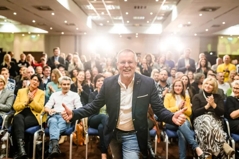 Bild: Mit einem Glücksdesigner Weltrekord im Speaker Slam