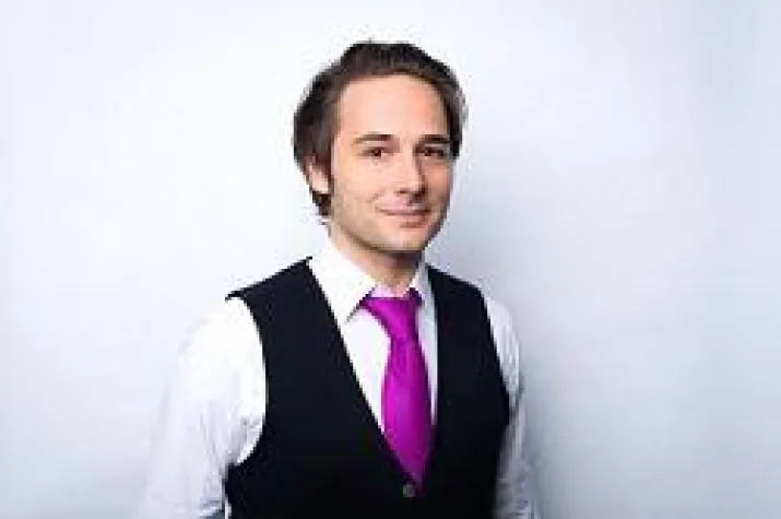 Bild: Zahnspange und Allergie - Kieferorthopäde Dr. Dipsche im Interview