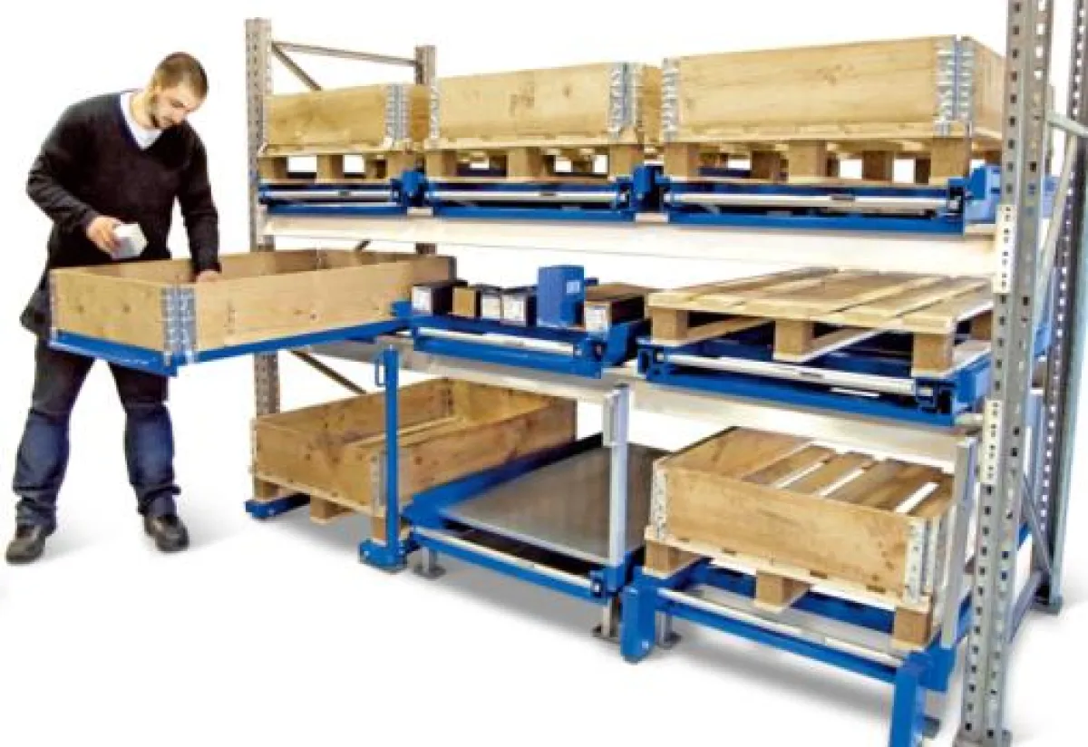 Mit dem Etagen-Schubfach von Bartels wird das Palettenregal im Handumdrehen zum Schubfachregal